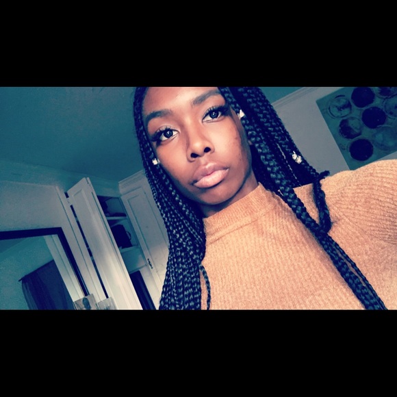 Meet your Posher, Kaya 💕 - Picture 1 of 3